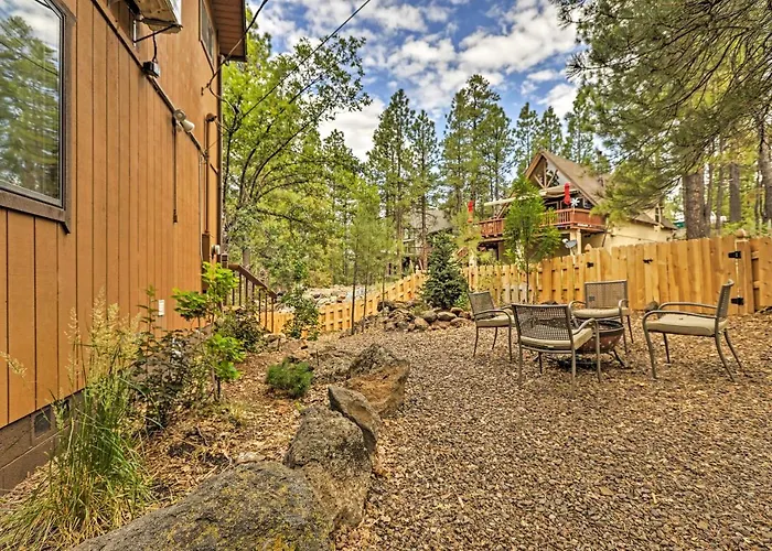 Holiday home Game & Fenced Yard! Family Retreat *