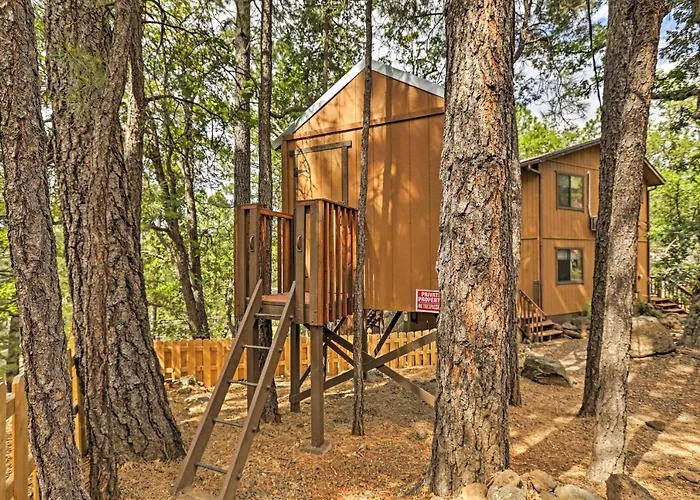 Game & Fenced Yard! Family Retreat Holiday home