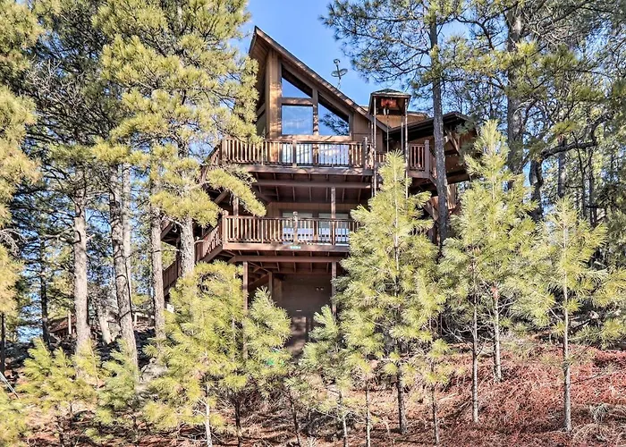 Holiday home Game & Fenced Yard! Family Retreat *